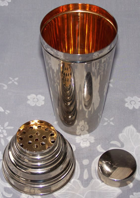 The 3 parts of a Germany - U.S. Zone stainless steel juicer