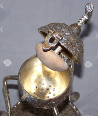 Strainer holes Hukin & Heath silver plate screw juicer