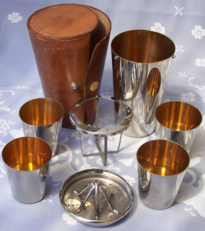 7 parts and leather case in DRGM cocktail shaker with juicer