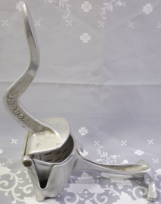 Open Morley alumimium lever squeezer juicer