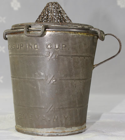 An extract from the Clarence Sidders Glenny patent fruit juice extractor and strainer