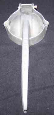 Closed Large aluminium hand held squeezer