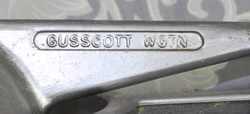Embossed name on a GUSSCOTT cast aluminium juicer