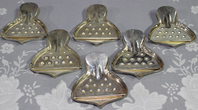 Set of 6 English silver plate wedge juicer 
