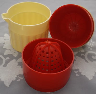 3 parts of cream & red juicer