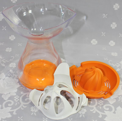 Kitchen Mate 5 in 1 orange juicer closed