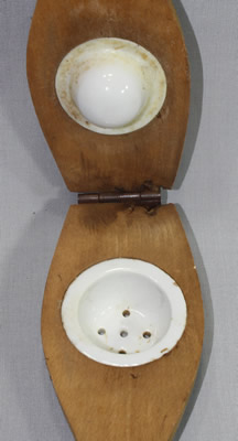 Base of a German wood with cceramic inserts juicer