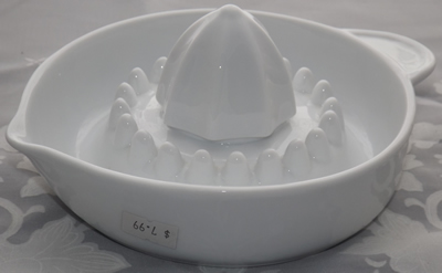 White ceramic Juicer with thumb grip
