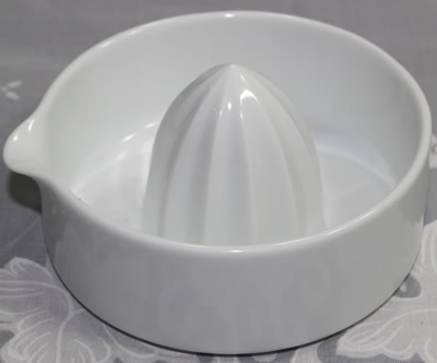 Kihara white porcelain juicer