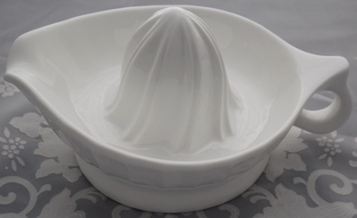Large Maxwell Williams white loop handle ceramic juicer