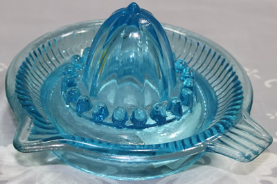 Chinese blue glass ribbed juicer