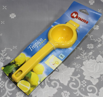 Metaltex hinged yellow aluminium hand held squeezer