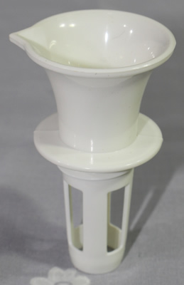 Betterware white plastic screw in juicer