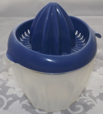 Large Tonarelli blue and translucent plastic juicer