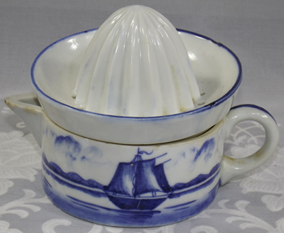 Boat 'type 4' and windmill on 2 piece blue & white juicer