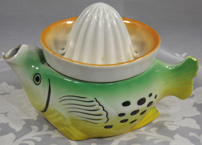 2 piece Jager green and yellow fish juicer