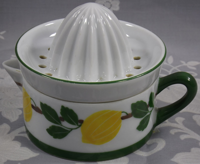 Gustav M. Thurnauer and Brother juicer with green trim reamer