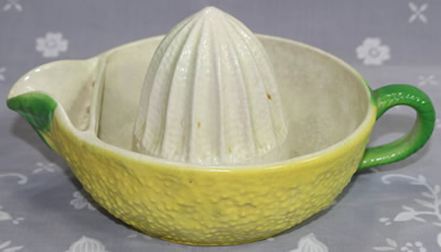 Manto Ware yellow, white and green with strainer wall juicer
