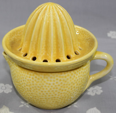 Yellow 2 piece Crown Devon peel texture juicer