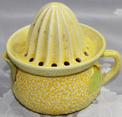 Yellow 'peel' '638' Crown Devon juicer