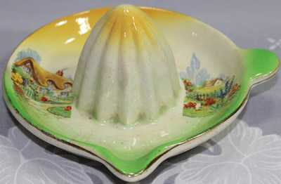 ''A present form Dover' souvenir juicer