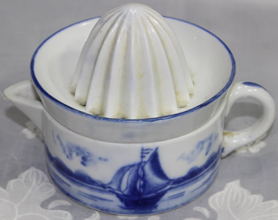 Boat 'type 5' and windmill on 2 piece blue & white juicer