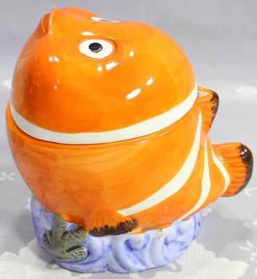 Orange with white stripes blowfish juicer