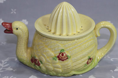 Cream and green ceramic swan straight cone juicer