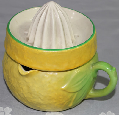 7 drain holes yellow 'peel' Beswick juicer