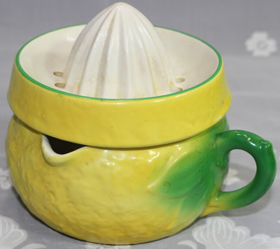 14 drain holes yellow 'peel' Beswick juicer
