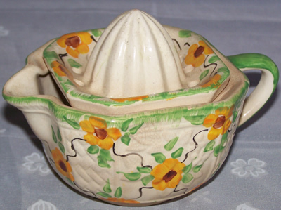 Japanese 2 piece juicer with yellow flowers