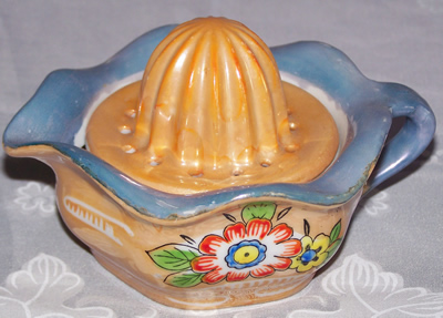Japanese lustre 2 piece juicer with flowers