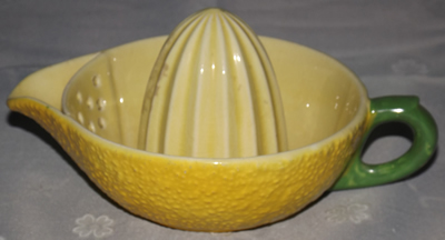 Large yellow Carlton Ware 1 piece 'peel' juicer 