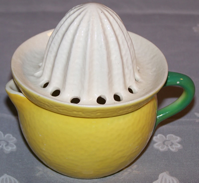 English yellow 'peel' 2 piece juicer