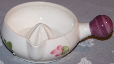 Cherries white and purple juicer