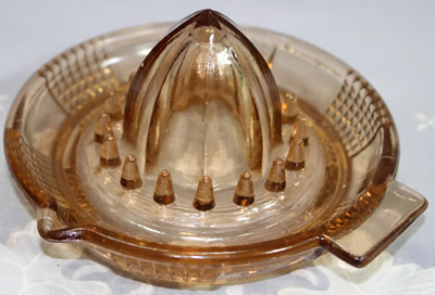 Amber Federal Glass saucer juicer