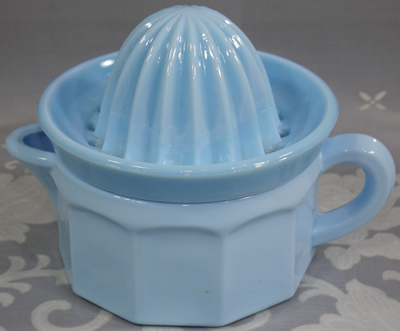 Small delphite Edna Barnes 2 piece glass juicer