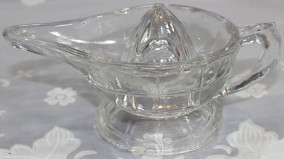 Small Alladin's lamp clear glass juicer