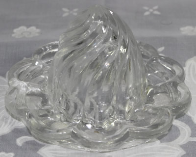 Spiralled clear glass juicer top