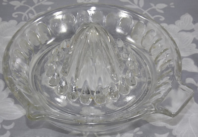 26 panel saucer shape clear glass juicer