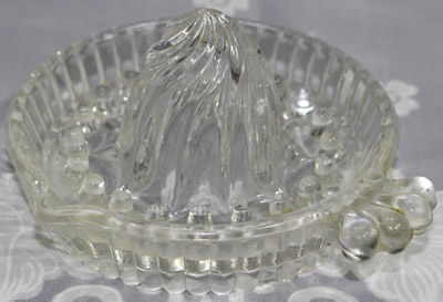 Clear glass spiral reamer juicer with fan handle