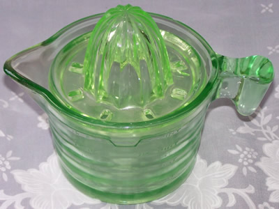 U.S. Glass juicer on 1 pint measuring jug