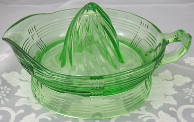 Large green Hazel Atlas criss-cross juicer