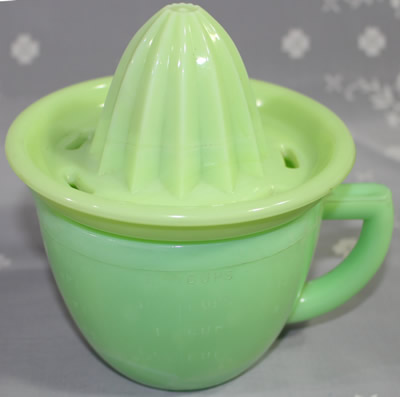 Jeannette jadite 2 piece juicer
