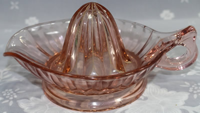 Jeannette pink glass jug like juicer