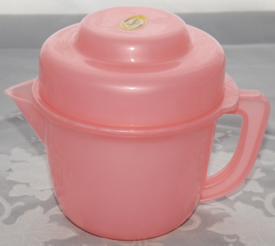 Pink 3 piece plastic juicer