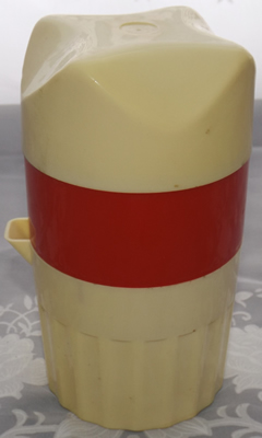 Cream and red 3 piece push juicer