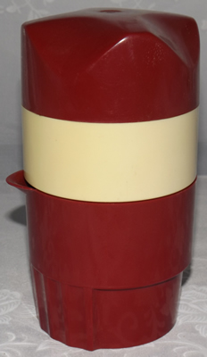 Maroon and cream 3 piece push juicer