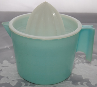 British Plastics aqua & white 2 piece juicer