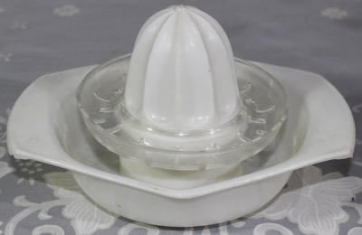 White with clear stainer plastic juicer